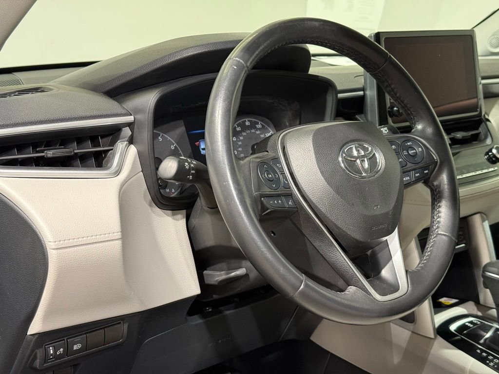 Certified 2023 Toyota Corolla Cross LE w/ Moonroof Package image 17