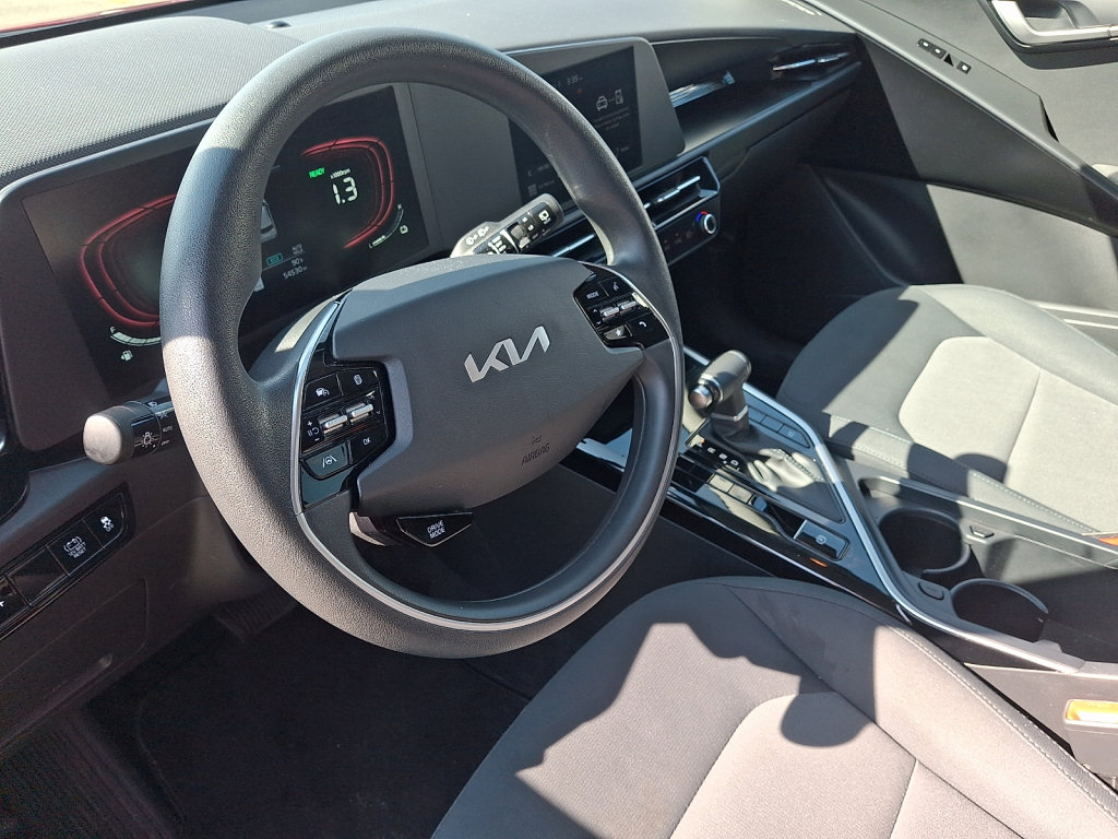 Used 2023 Kia Niro LX FWD image 31