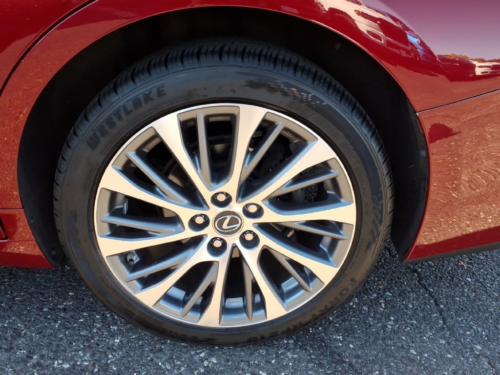 Used 2019 Lexus ES 350 w/ Premium Package FWD image 18