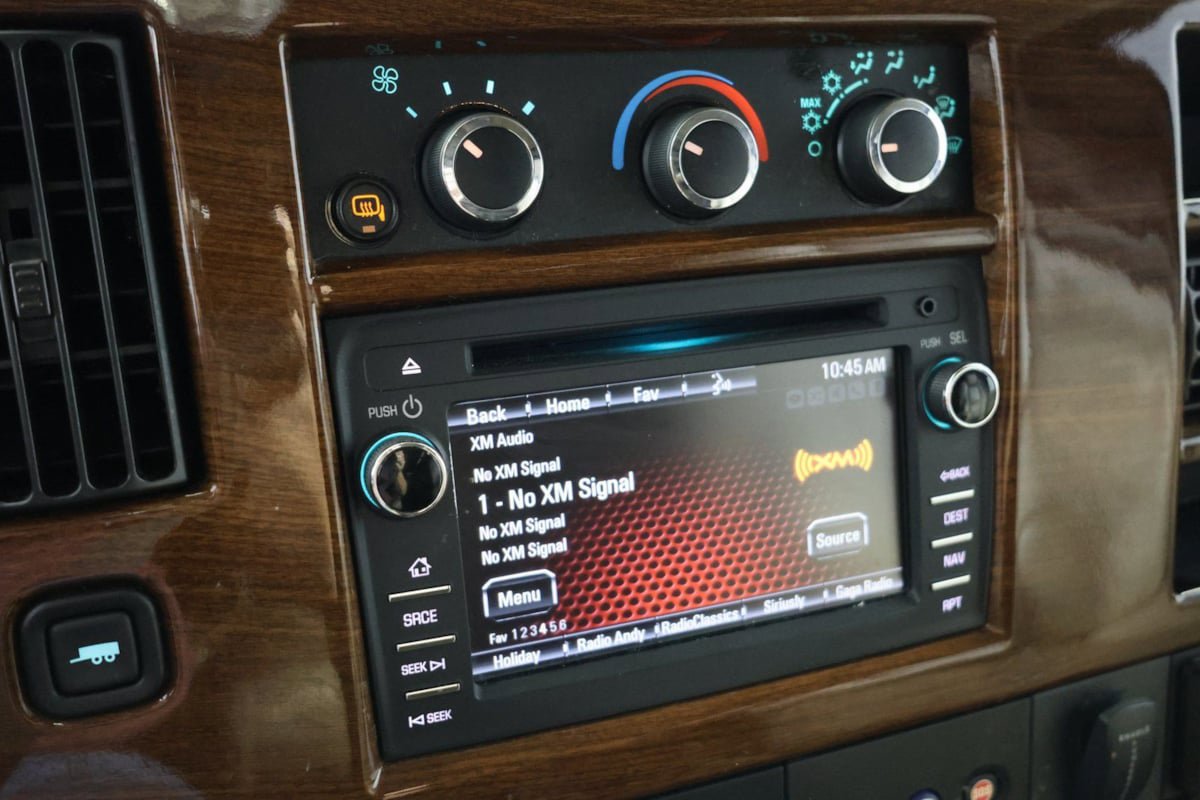 Used 2016 GMC Savana 2500 image 29