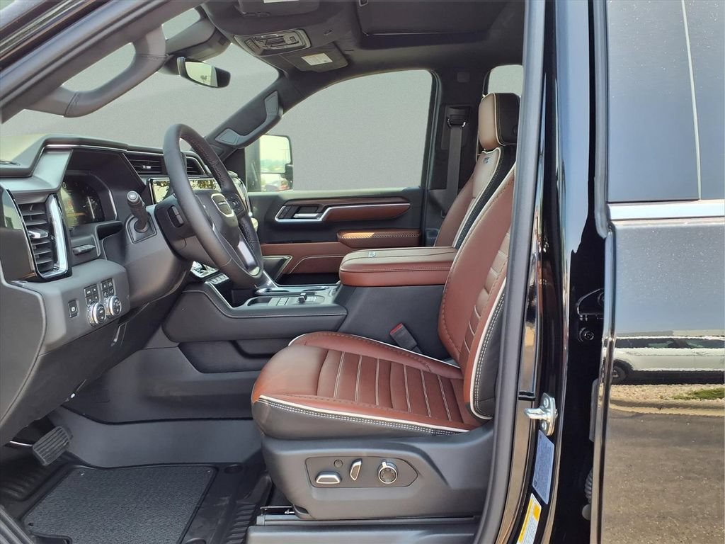 New 2026 GMC Sierra 2500 Denali Ultimate w/ LPO, Black Badging Package AWD/4WD image 16