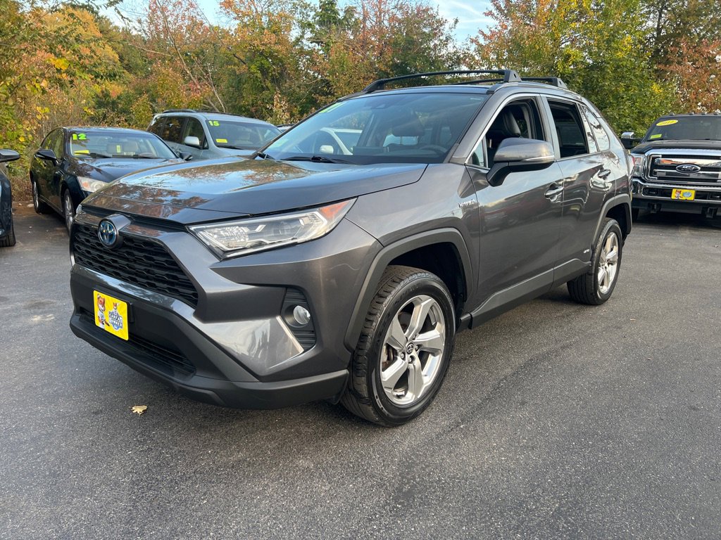 Used 2021 Toyota RAV4 XLE Premium image 1