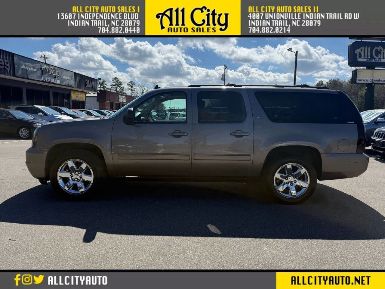 Used 2011 GMC Yukon XL SLT w/ SLT-2 Equipment Package RWD image 4