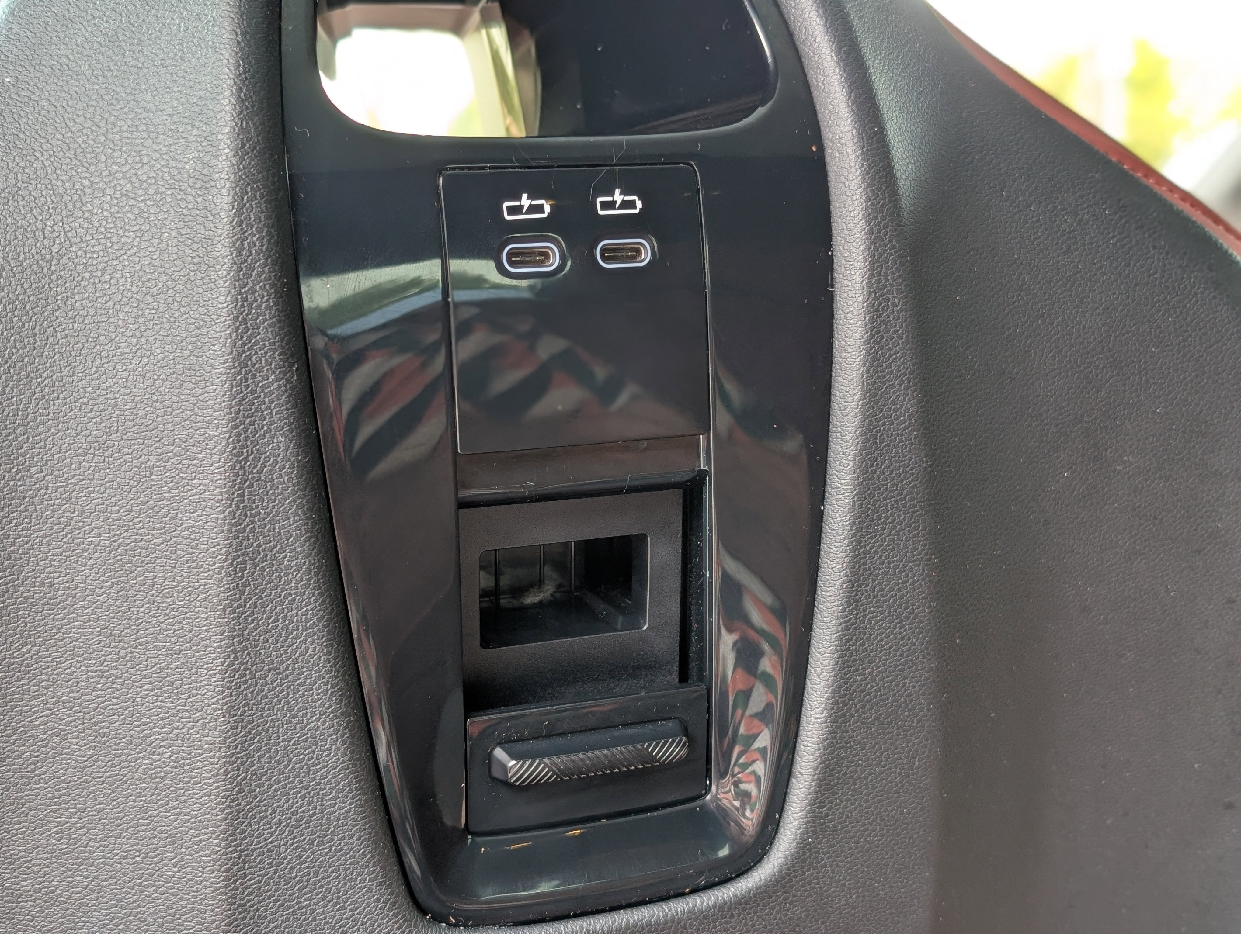 Used 2023 BMW iX xDrive50 w/ Sport Package image 43