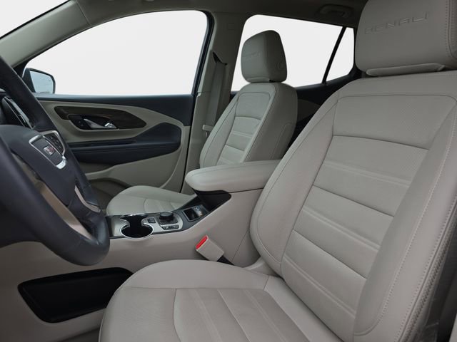 Used 2024 GMC Terrain Denali w/ Denali Premium Package AWD/4WD image 18