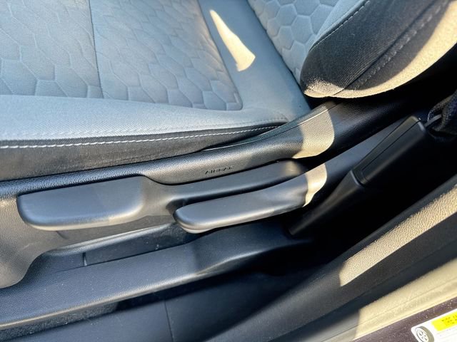 Used 2020 Chevrolet Equinox LS image 12