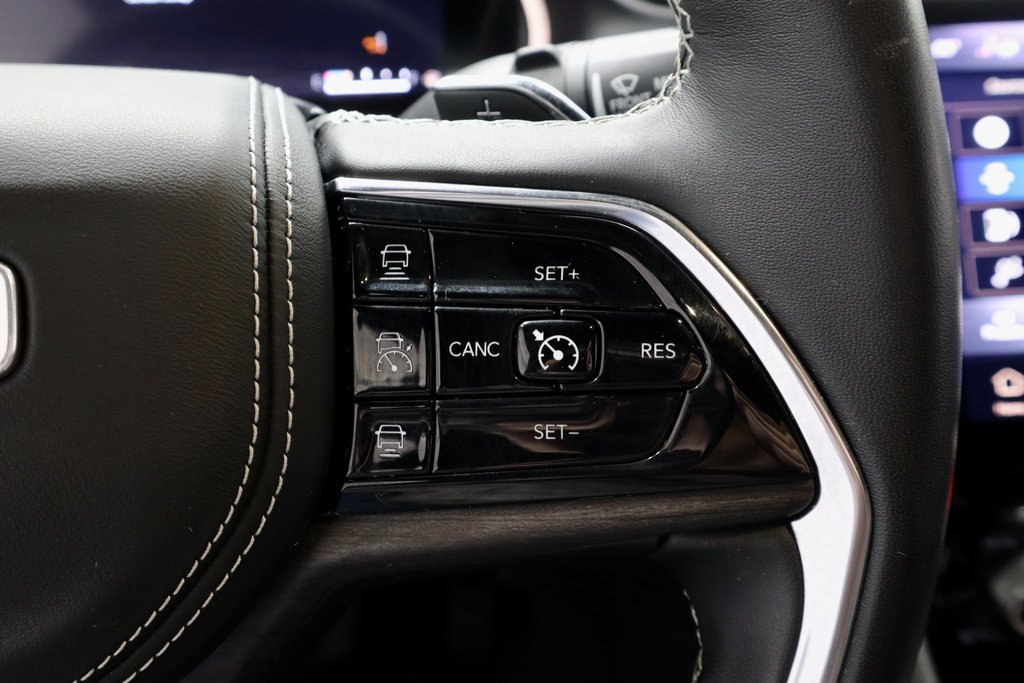 Used 2022 Jeep Grand Cherokee Overland w/ Luxury Tech Group IV image 33