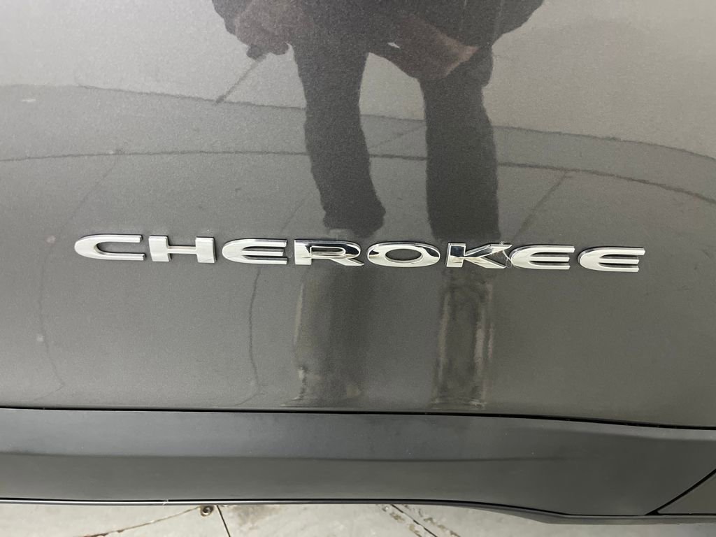 Used 2019 Jeep Cherokee Latitude Plus image 54