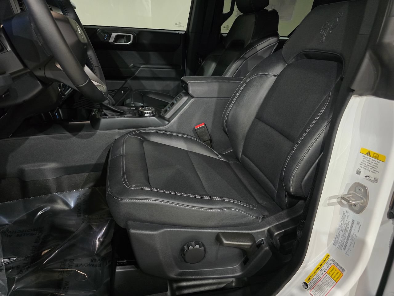 New 2025 Ford Bronco Badlands w/ Sasquatch Package AWD/4WD image 17