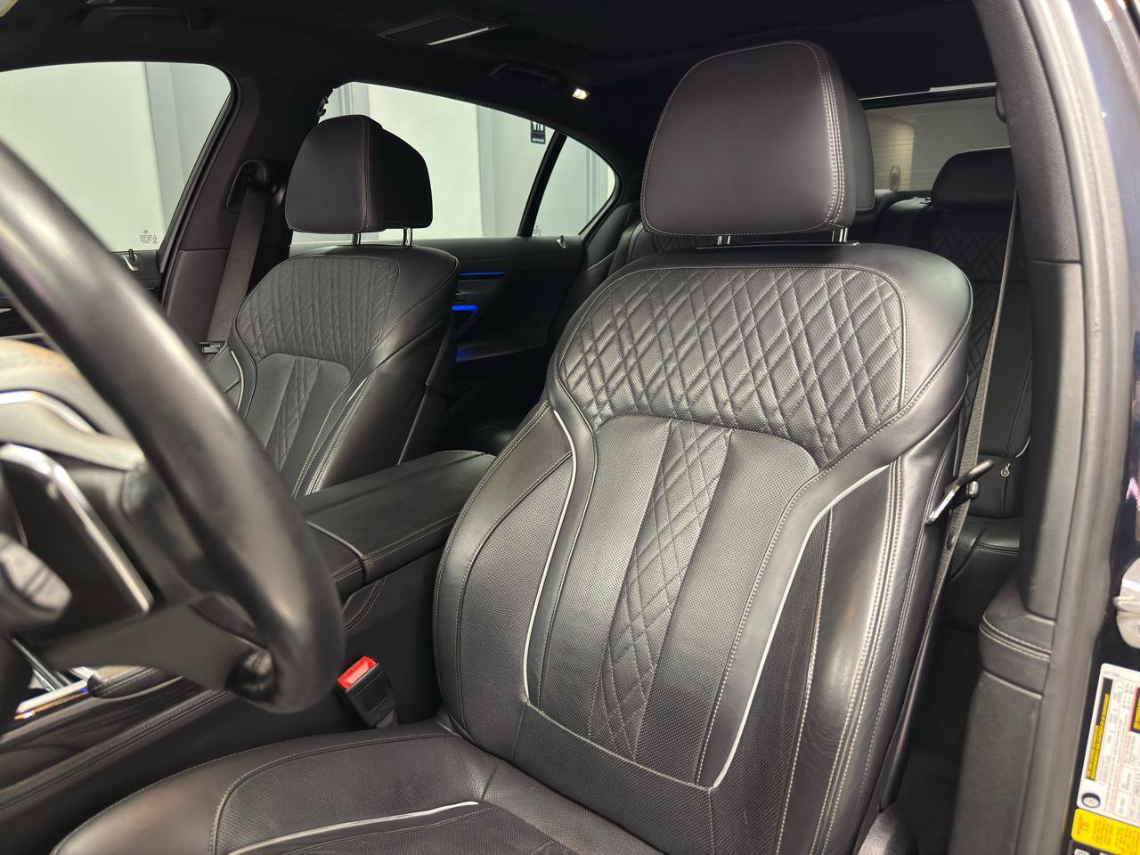 Used 2019 BMW 750i xDrive w/ M Sport Package AWD/4WD image 11