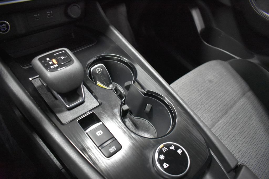 Certified 2023 Nissan Rogue SV image 18