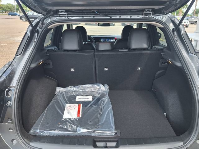 New 2026 Nissan Kicks SR FWD image 23