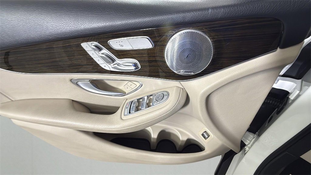 Used 2017 Mercedes-Benz GLC 300 4MATIC image 24