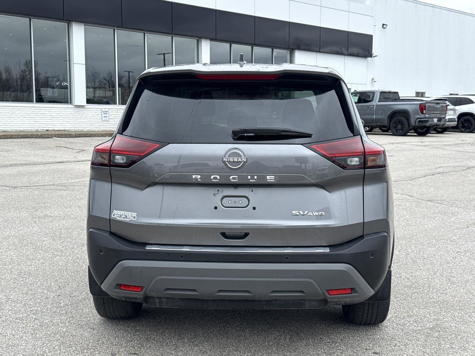 Used 2023 Nissan Rogue SV AWD/4WD image 6