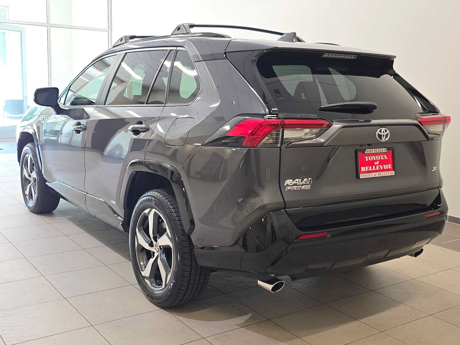 Used 2024 Toyota RAV4 SE AWD/4WD image 4