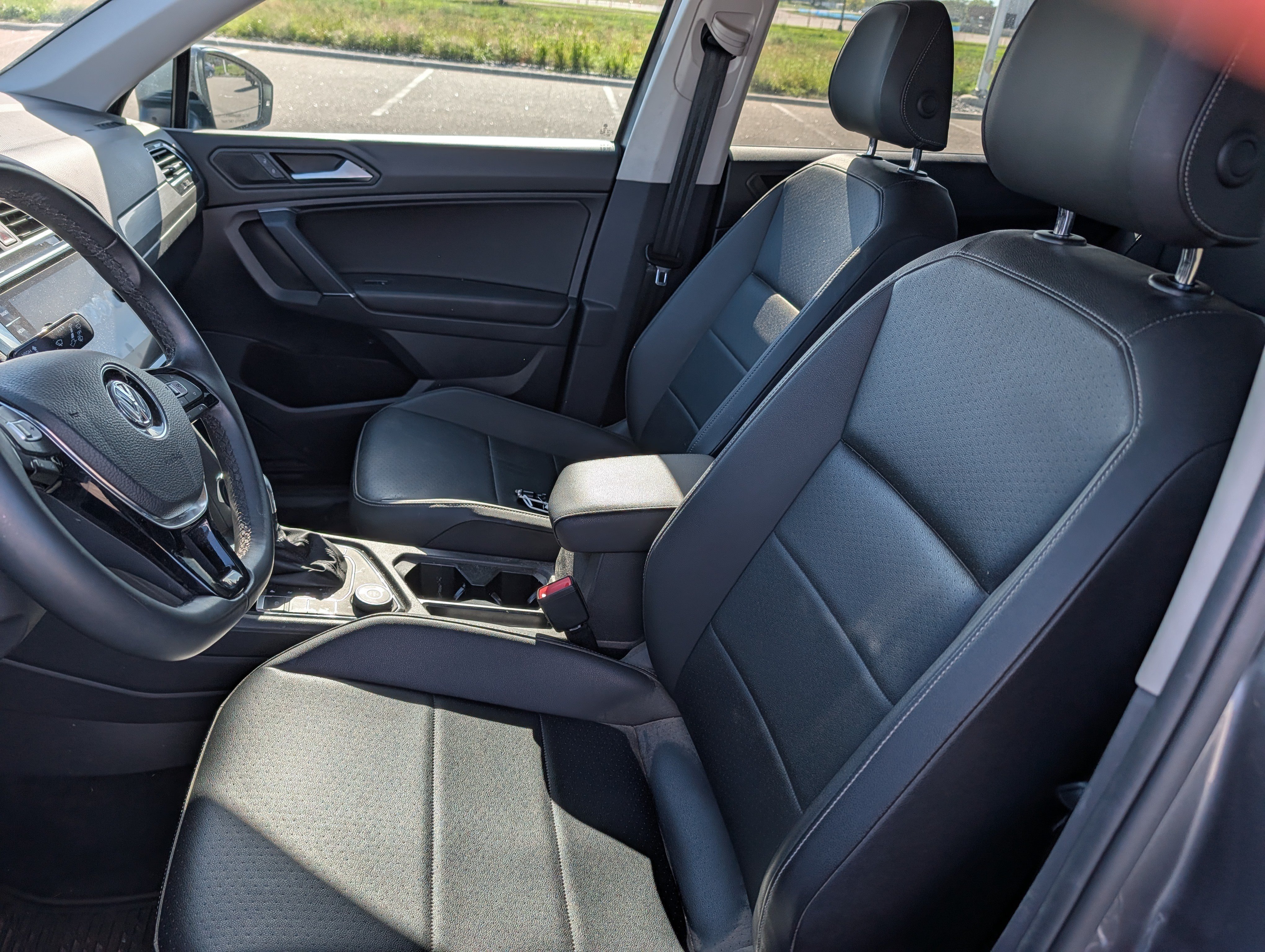 Used 2020 Volkswagen Tiguan SE AWD/4WD image 8