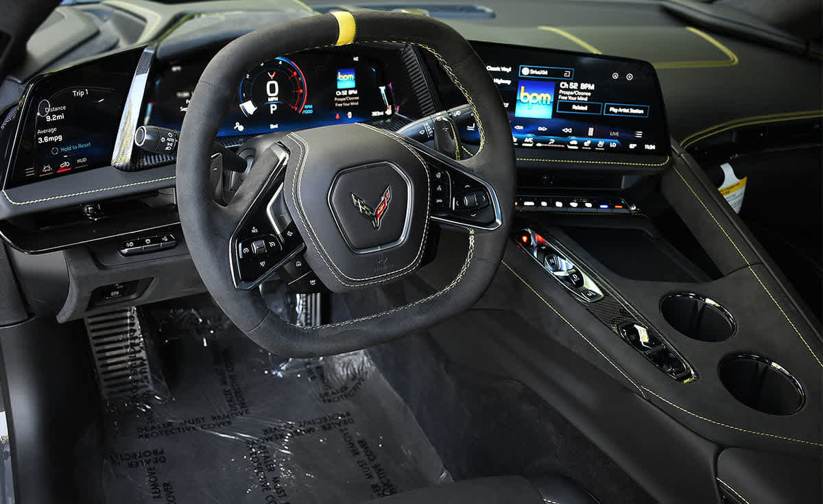 New 2027 Chevrolet Corvette Stingray Convertible w/ Z51 Performance Package RWD image 19