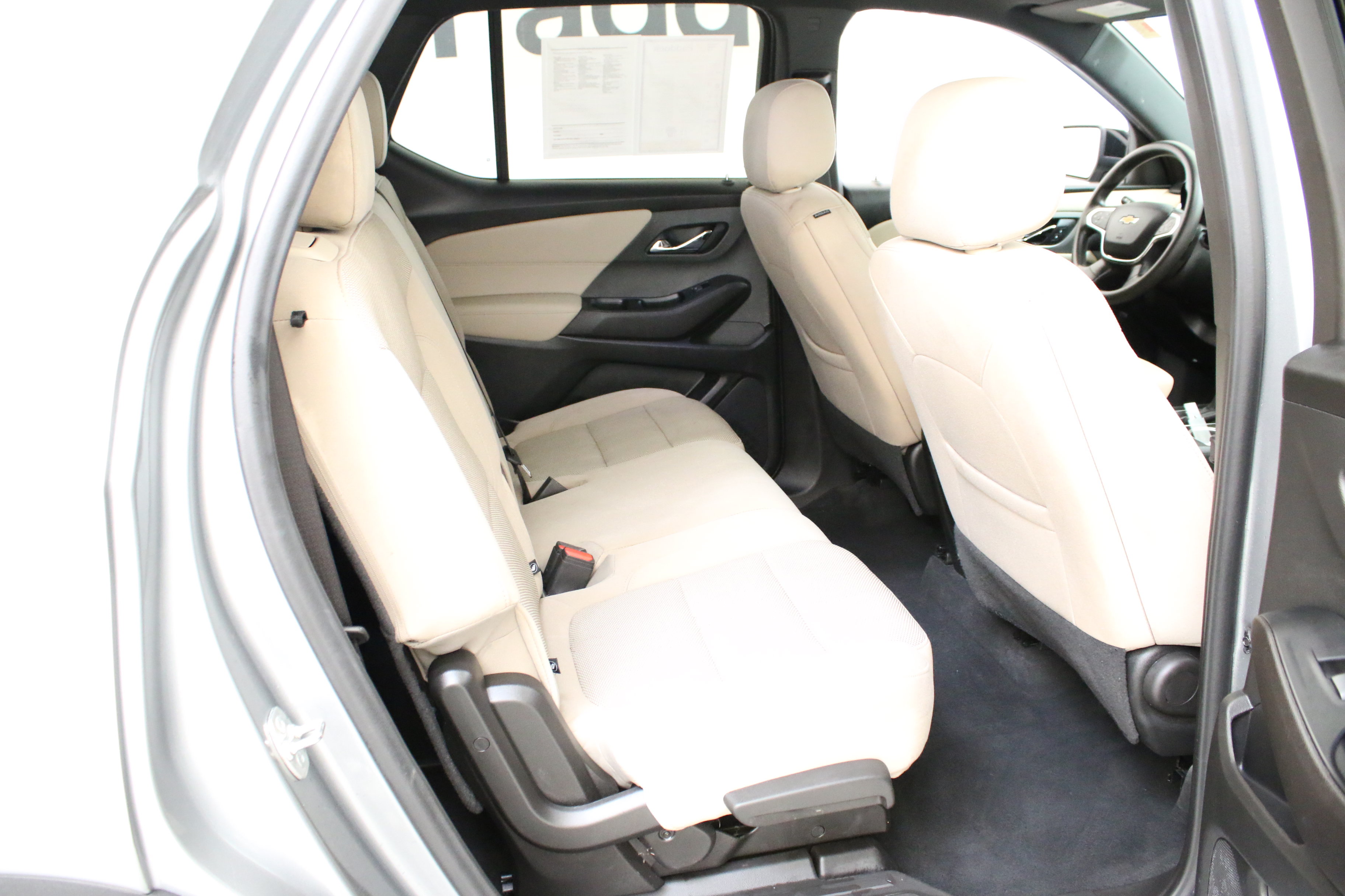 Used 2023 Chevrolet Traverse LS FWD image 30