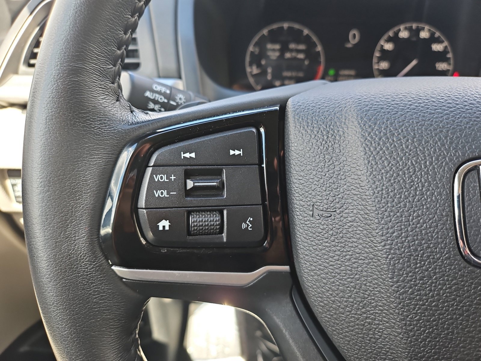 Used 2025 Honda Odyssey EX-L image 30