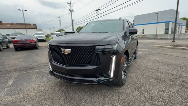 Used 2023 Cadillac Escalade Sport AWD/4WD image 3