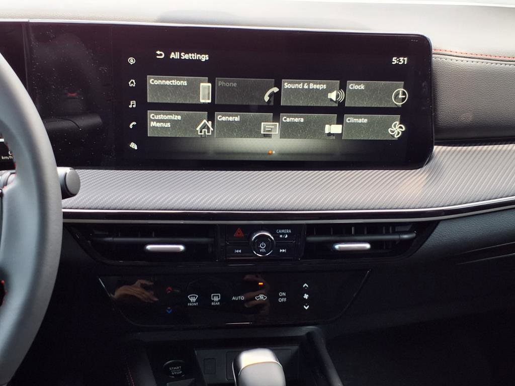 New 2025 Nissan Kicks SR image 15