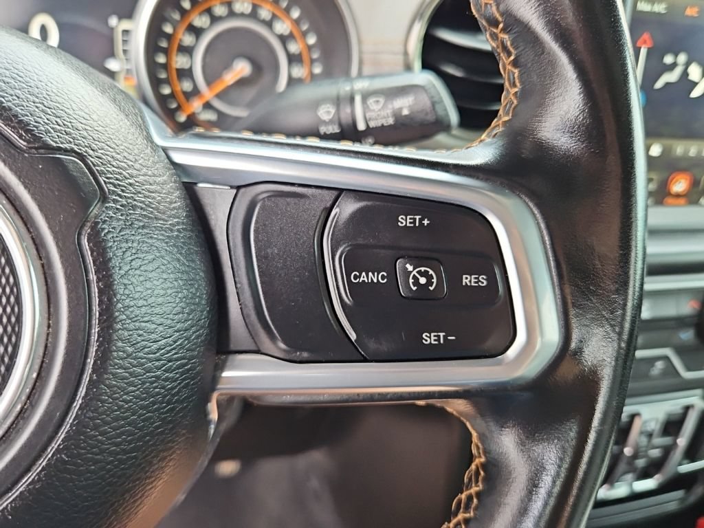 Used 2021 Jeep Gladiator Overland AWD/4WD image 12