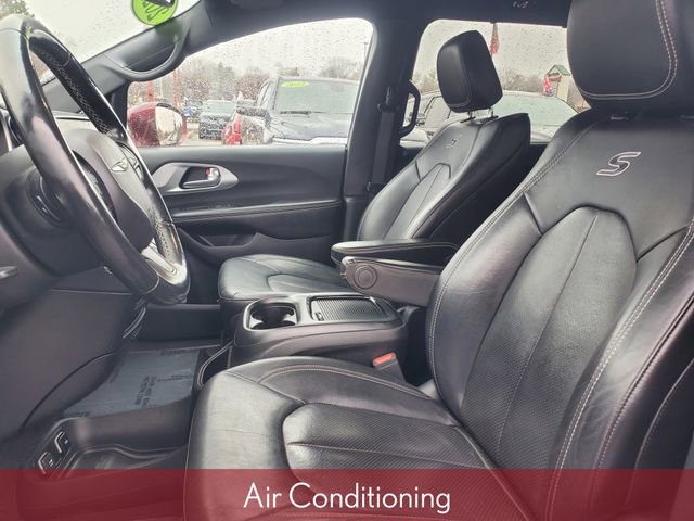 Used 2021 Chrysler Pacifica Touring-L w/ S Appearance Package image 13