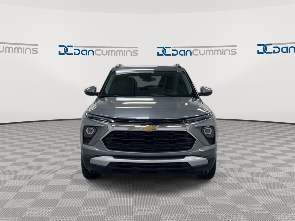 Used 2024 Chevrolet TrailBlazer LT w/ Driver Confidence Package FWD image 3