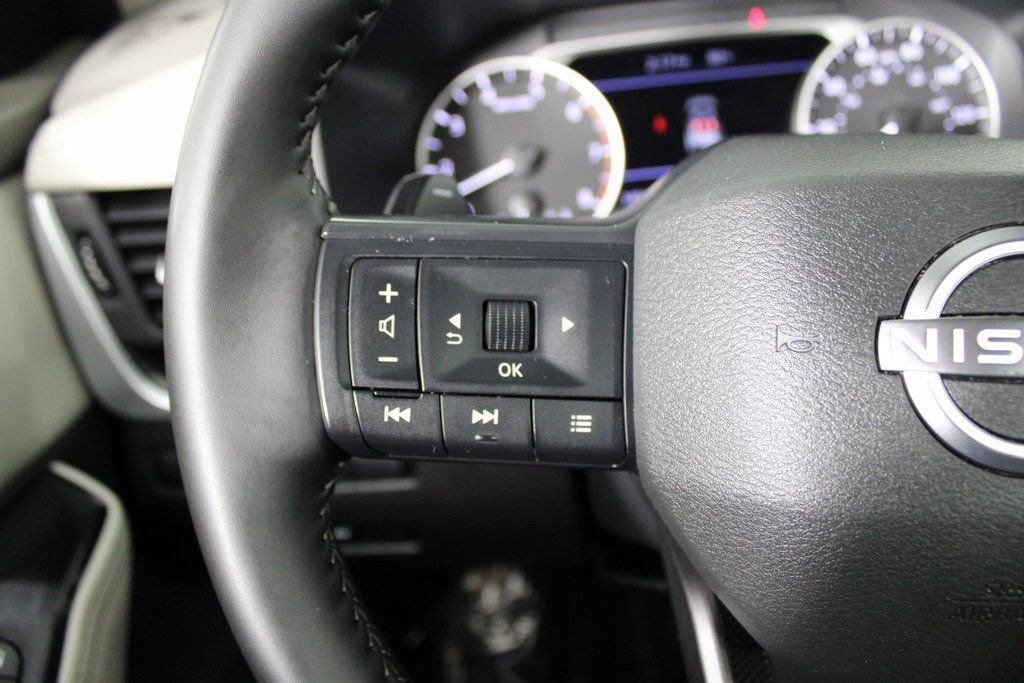 Certified 2025 Nissan Rogue SV image 21