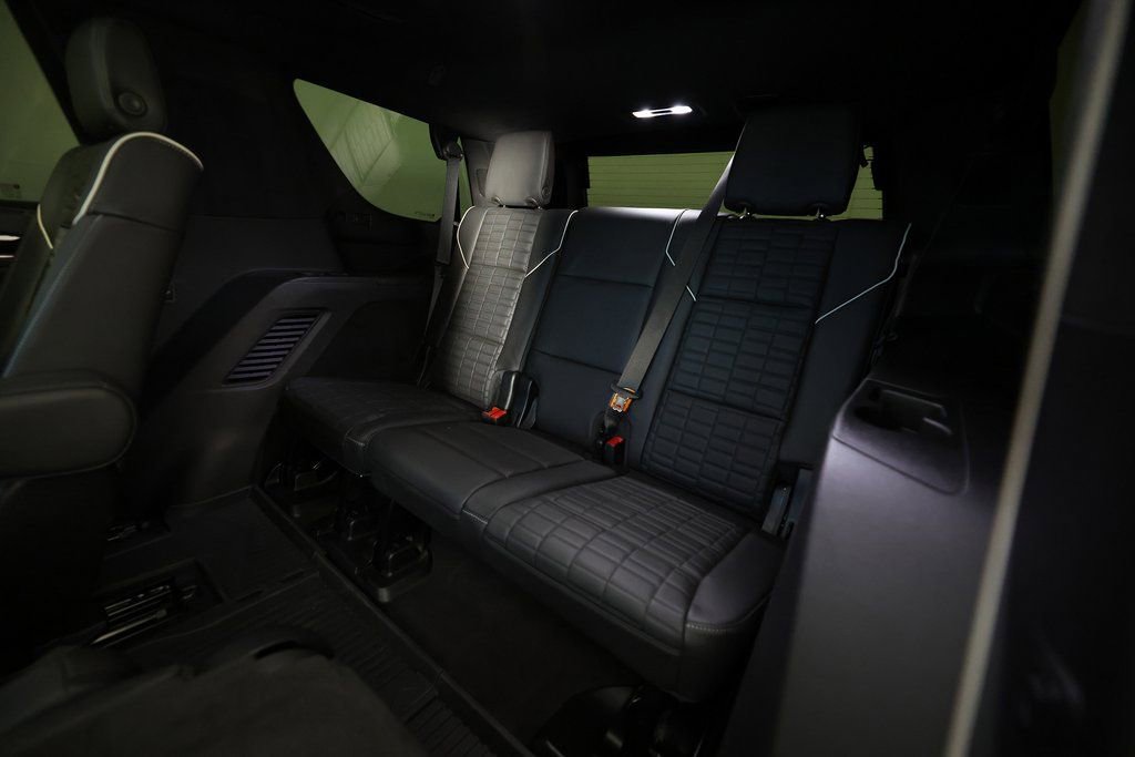 Used 2024 Cadillac Escalade V w/ LPO, ONYX Package image 15