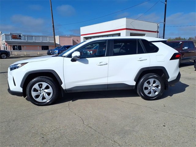 Used 2024 Toyota RAV4 LE image 2