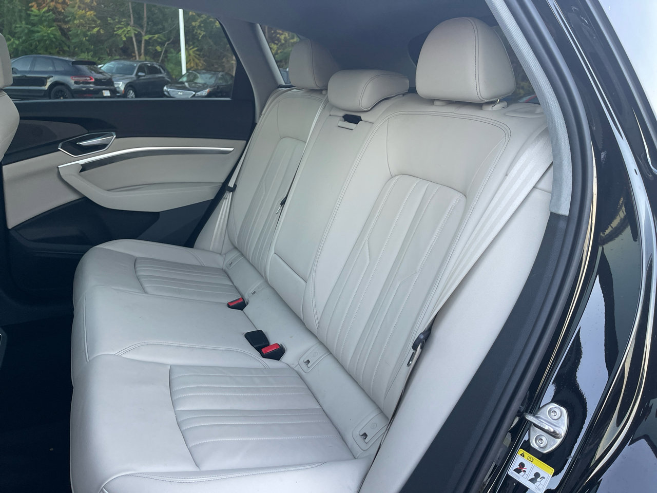 Used 2023 Audi e-tron Premium w/ Convenience Plus Package image 18