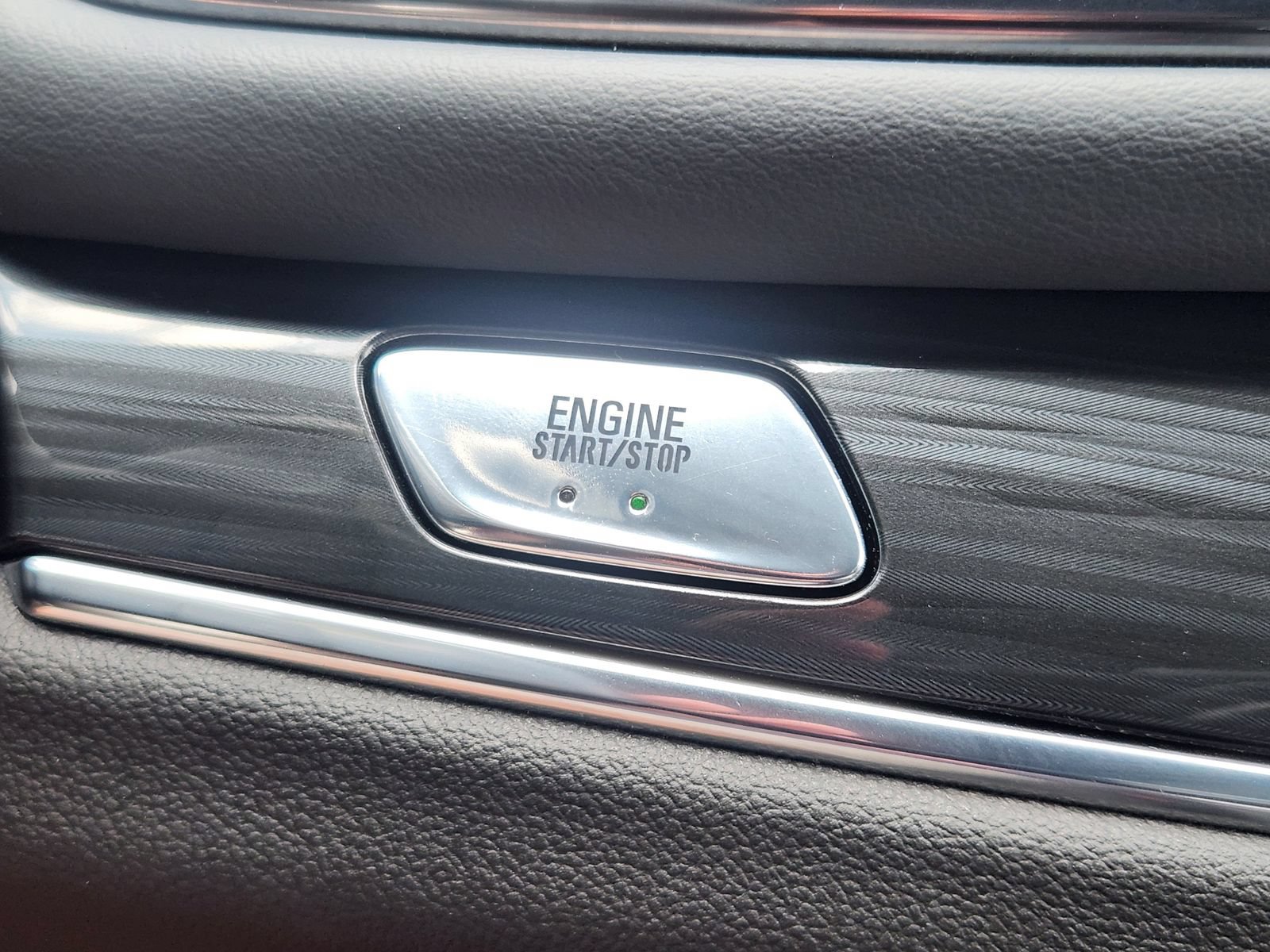 Used 2024 Buick Enclave Essence w/ Experience Buick Package FWD image 22
