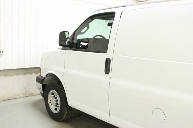 New 2025 Chevrolet Express 2500 w/ Driver Convenience Package image 28