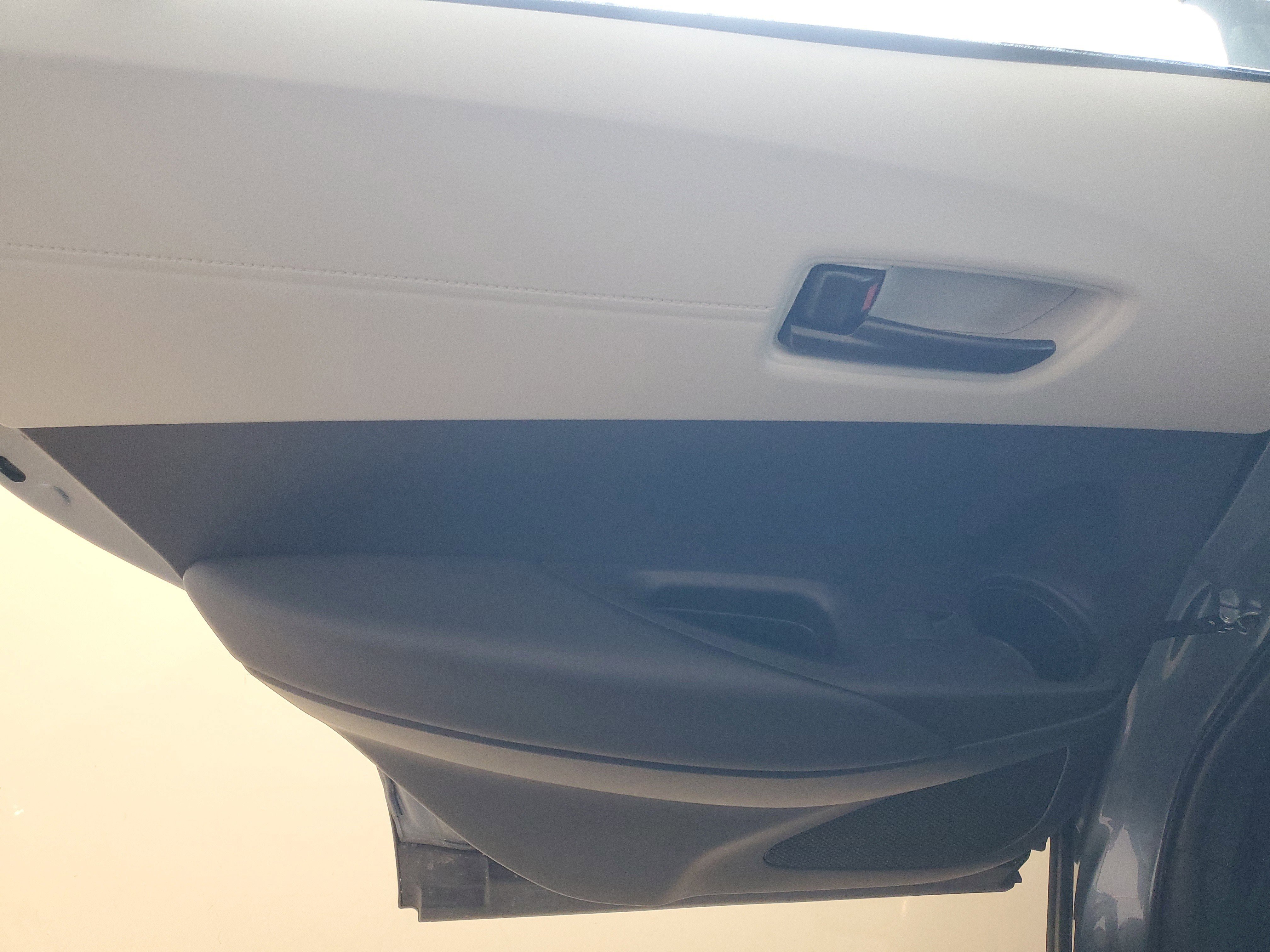 Used 2025 Toyota Corolla Cross L image 17