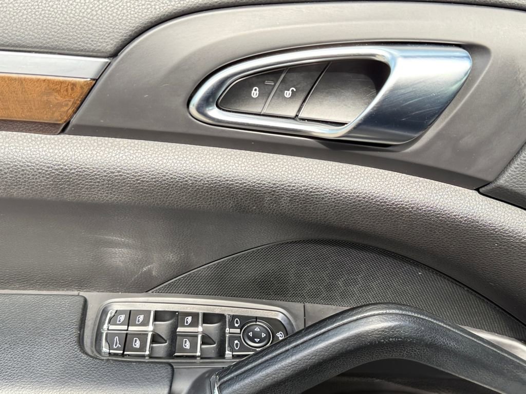 Used 2012 Porsche Cayenne AWD/4WD image 9
