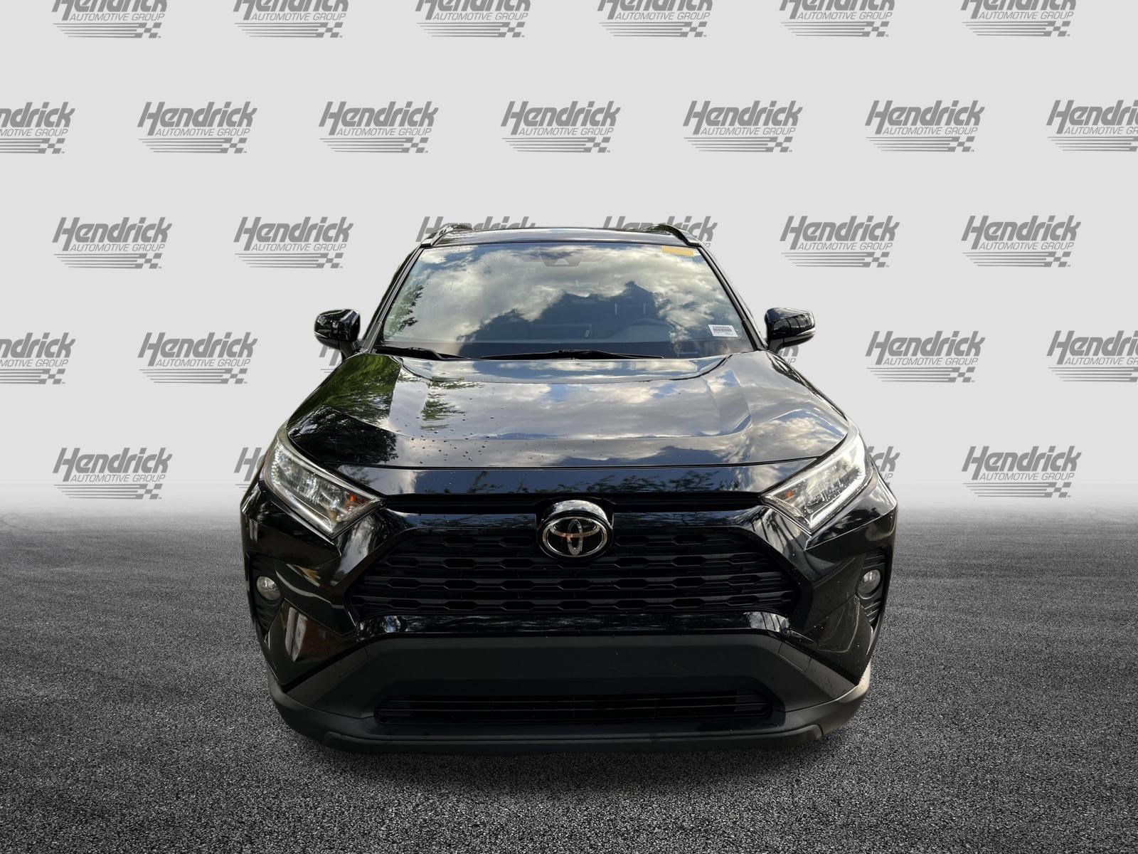 Used 2019 Toyota RAV4 XLE Premium image 3