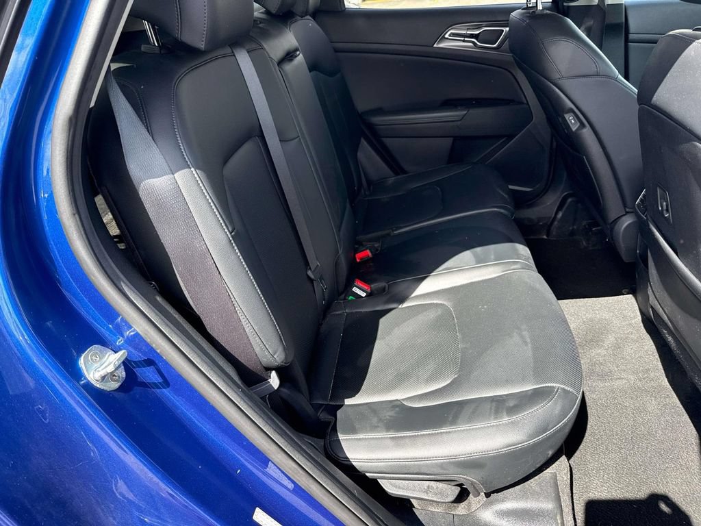 Certified 2023 Kia Sportage EX FWD image 11
