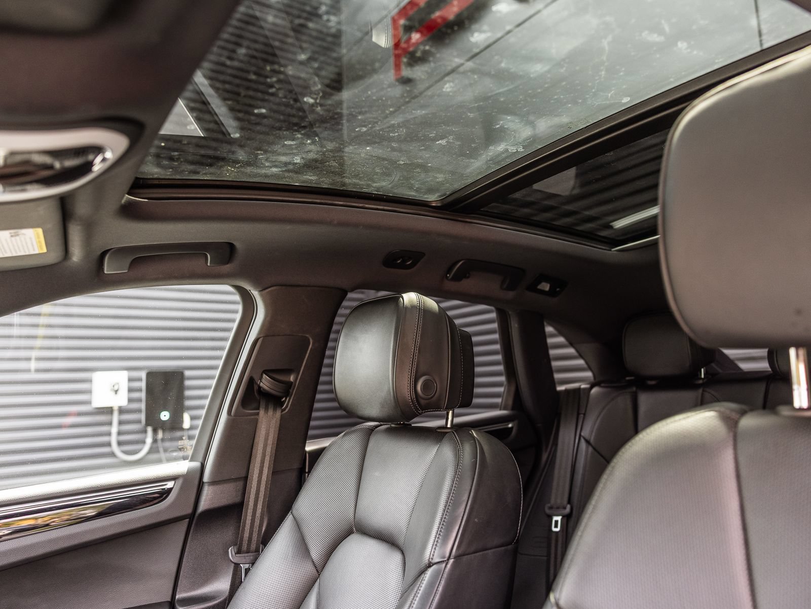 Certified 2024 Porsche Macan AWD/4WD image 20