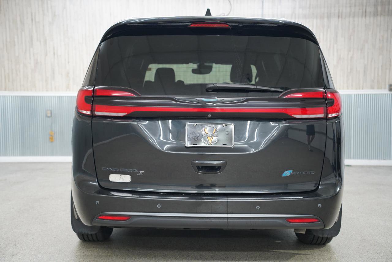 Used 2021 Chrysler Pacifica Touring-L w/ Uconnect Theater Family Group image 9