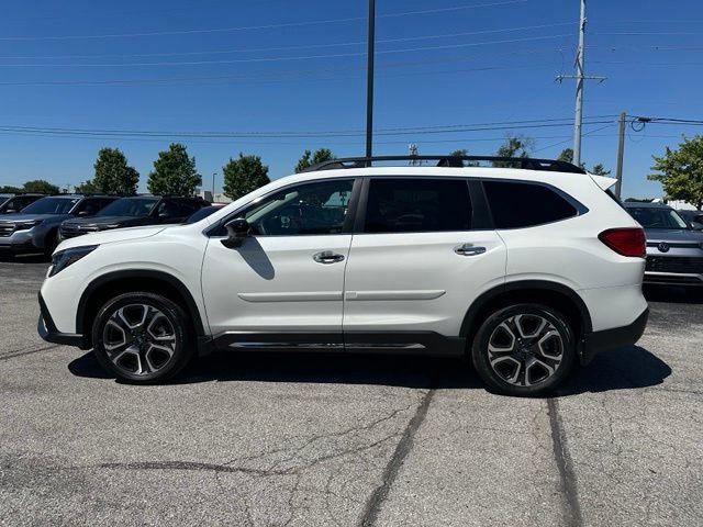 Used 2025 Subaru Ascent Touring AWD/4WD image 4