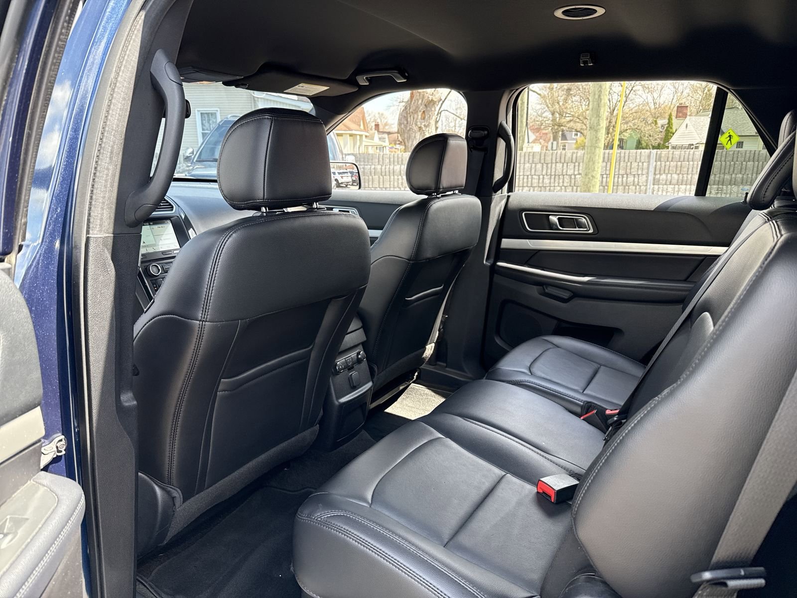 Used 2017 Ford Explorer XLT w/ Equipment Group 202A image 25