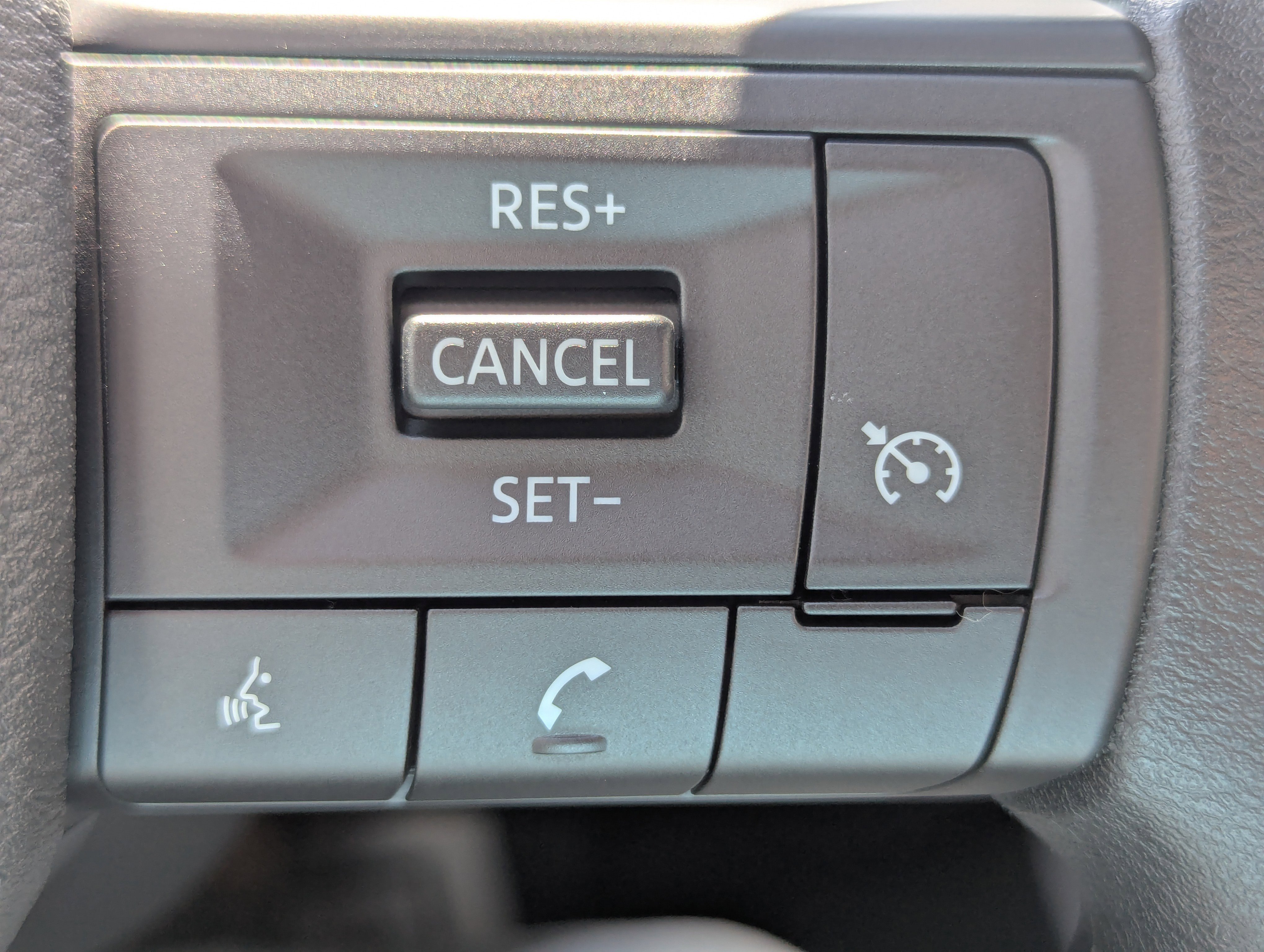 New 2026 Nissan Rogue S image 21