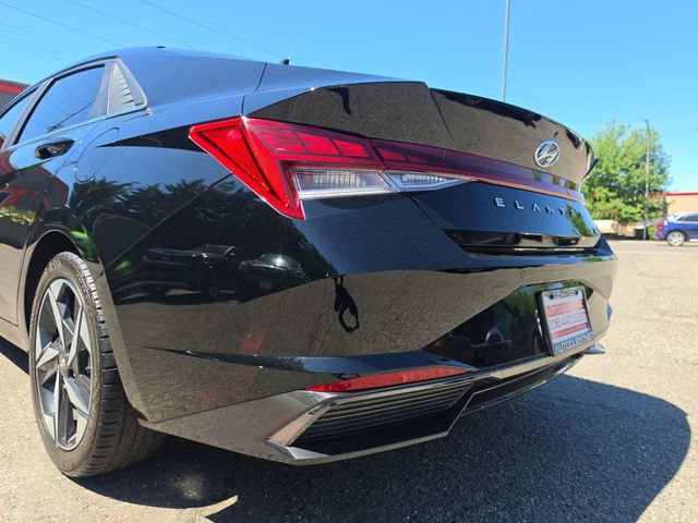 Used 2023 Hyundai Elantra Limited w/ Cargo Package FWD image 26