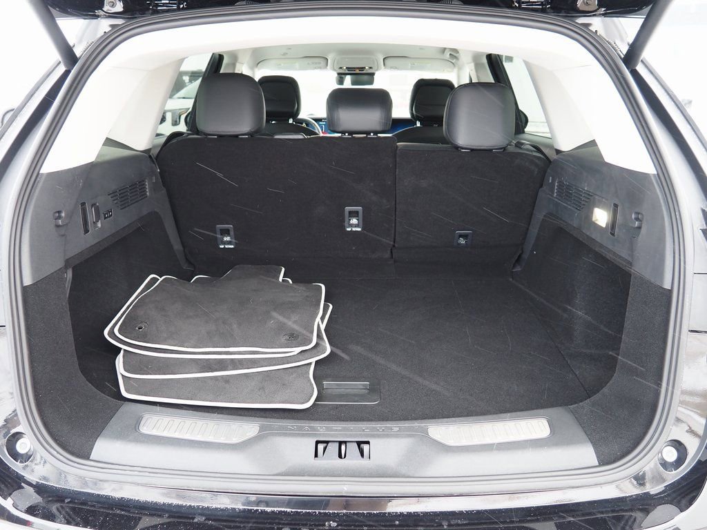 Used 2025 Lincoln Nautilus Premier image 16