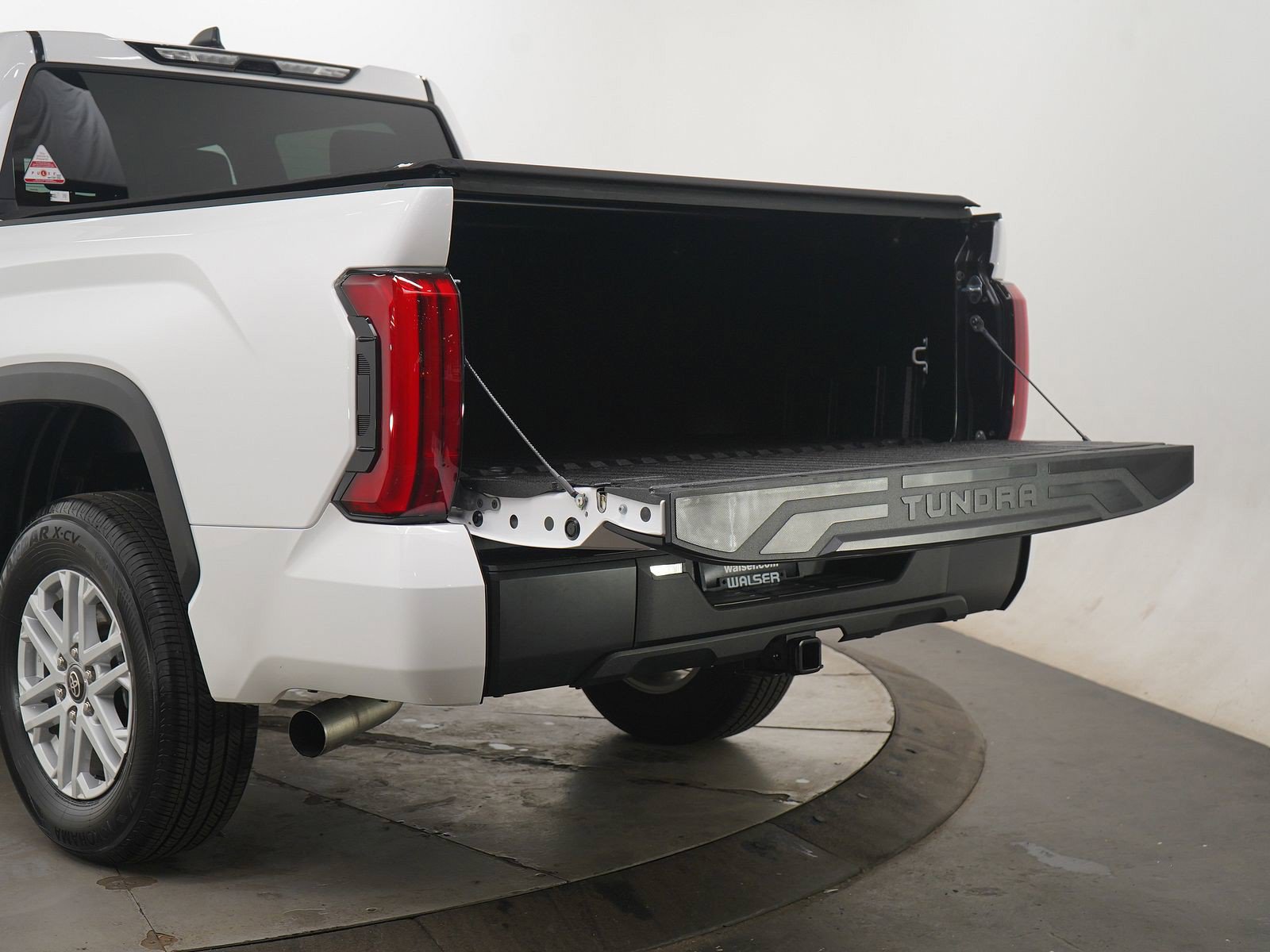 Used 2025 Toyota Tundra SR5 AWD/4WD image 12