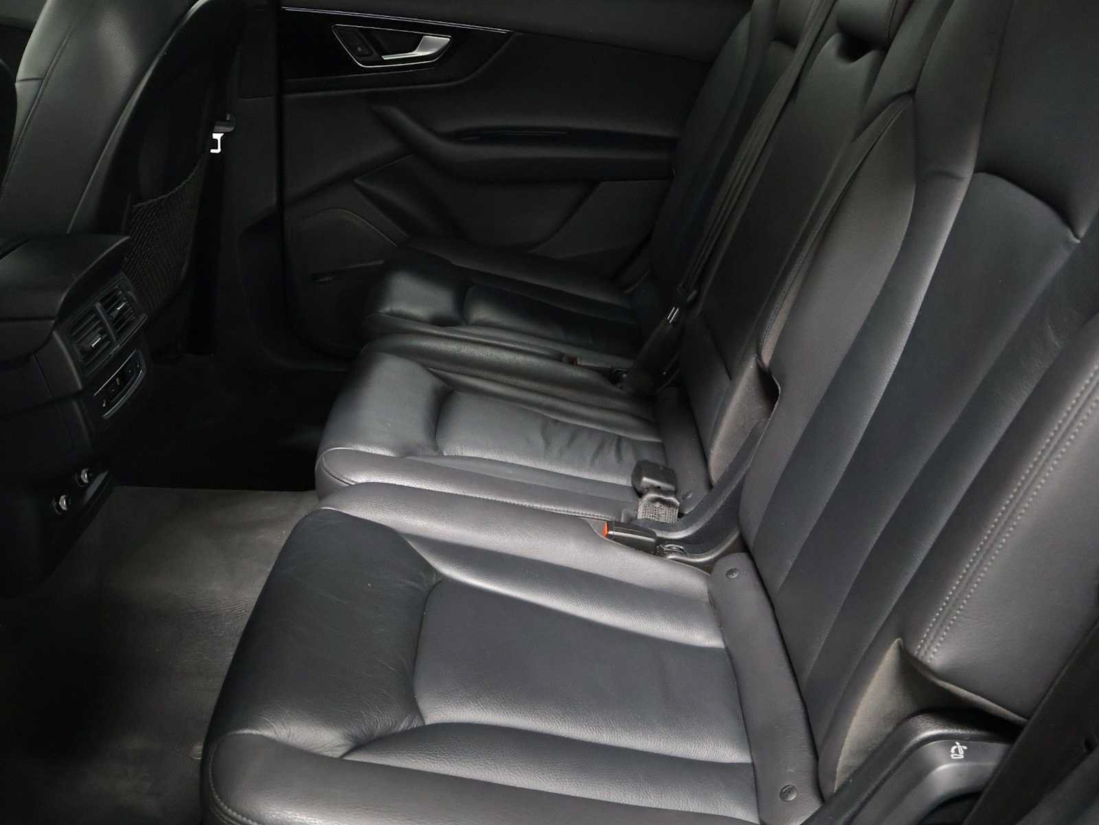 Used 2018 Audi Q7 3.0T Premium Plus w/ Premium Plus Package AWD/4WD image 34