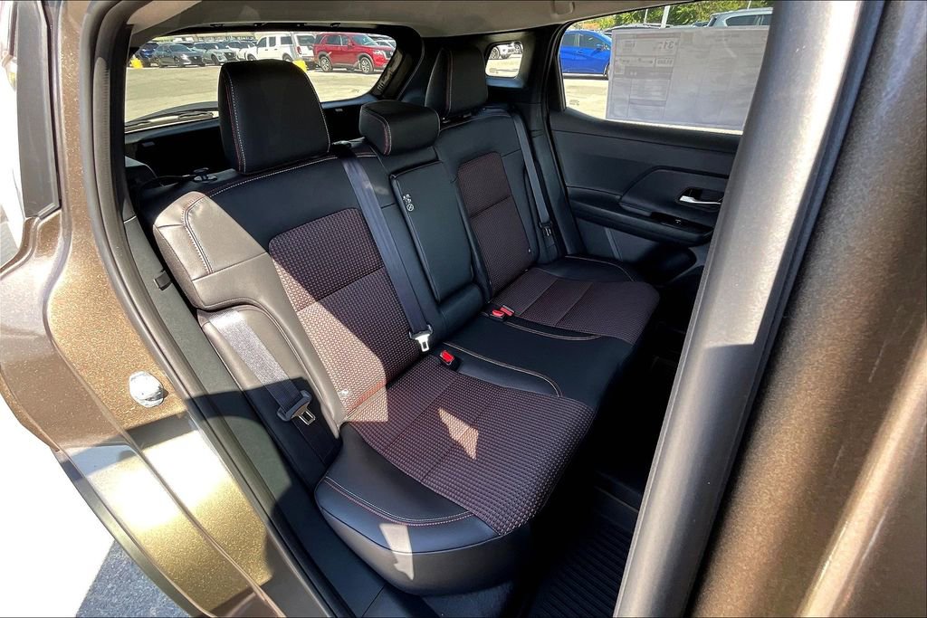 New 2026 Nissan Kicks SR image 22