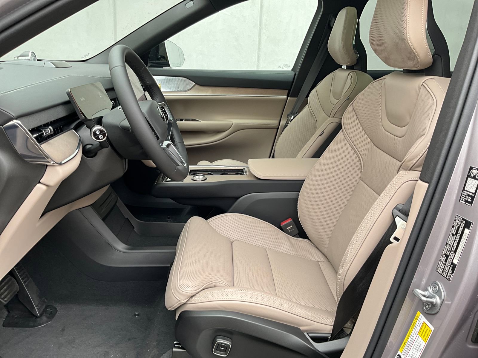 New 2026 Volvo EX90 Ultra image 9