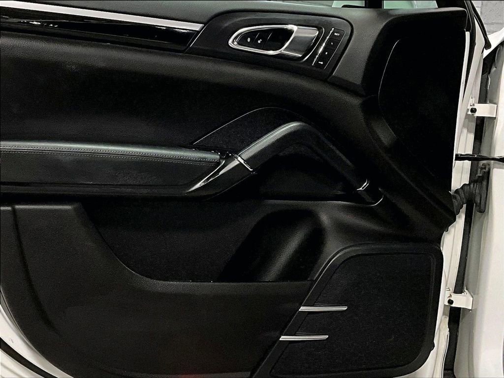 Used 2015 Porsche Cayenne Diesel image 28